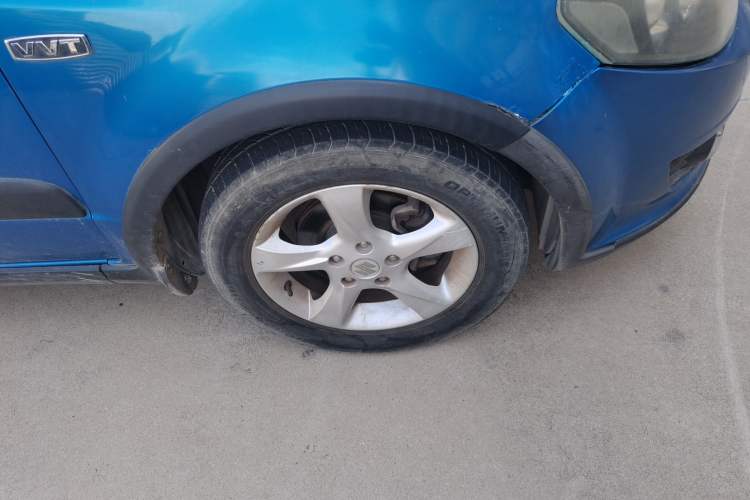 Used Suzuki SX4 2011 Revised Version 1.6L Automatic Sport Edition Right Front Wheel Hub