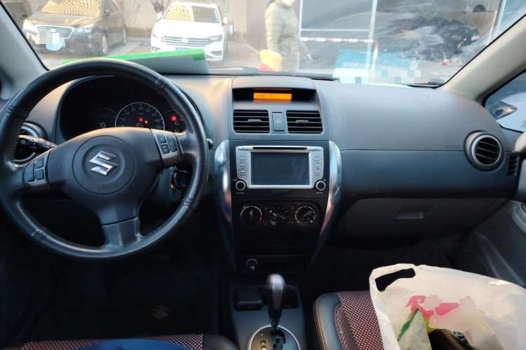 Used Suzuki SX4 2011 Hatchback 1.6L Automatic Sport Model Center Console