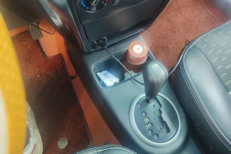 Used Suzuki SX4 2011 Revised Version 1.6L Automatic Sport Edition Gear Lever