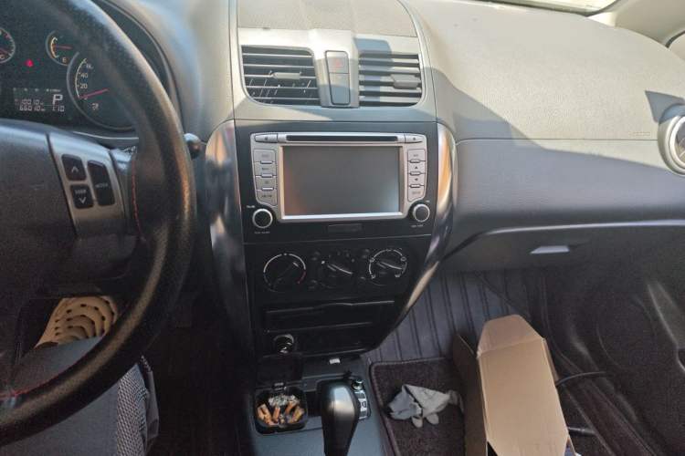 Used Suzuki SX4 2011 Hatchback 1.6L Automatic Sport Model Audio And AC Panel