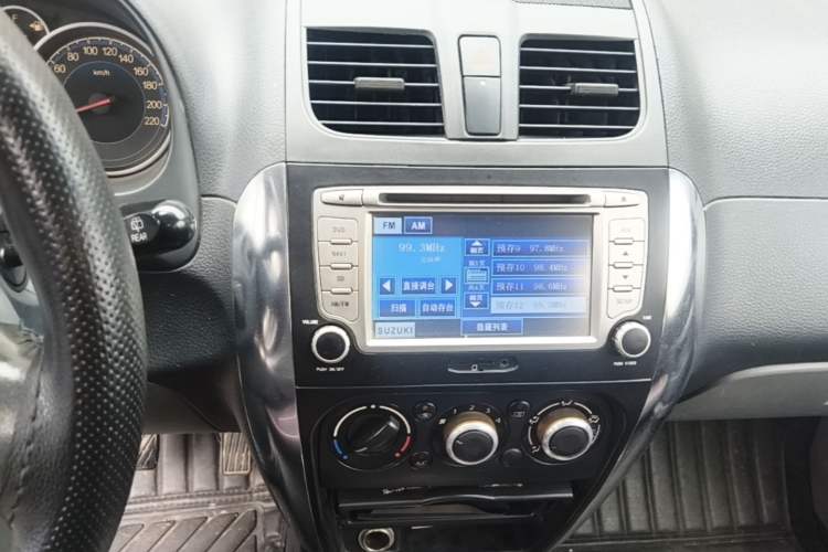 Used Suzuki SX4 2011 Revised Version 1.6L Manual Sport Edition Audio And AC Panel