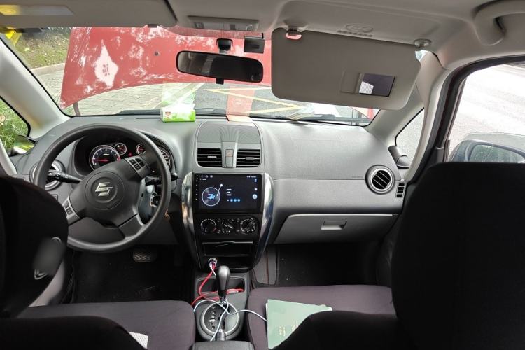 Used Suzuki SX4 2011 Revised 1.6L Automatic Dynamic Version Center Console