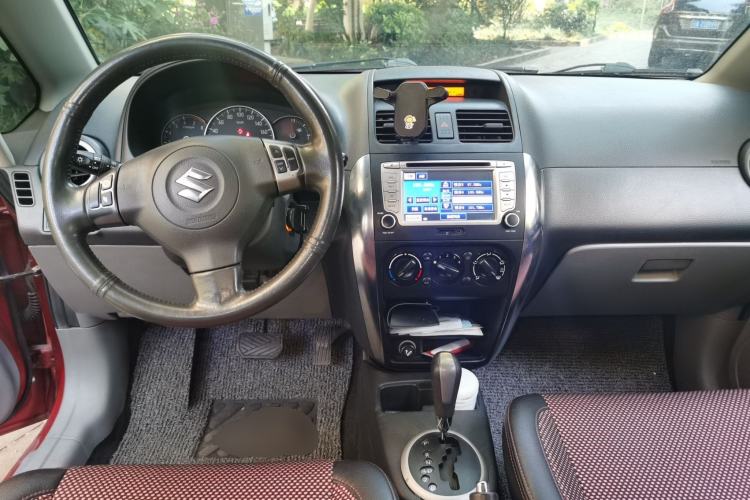 Used Suzuki SX4 2011 Hatchback 1.6L Automatic Sport Model Center Console