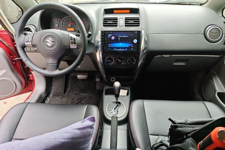 Used Suzuki SX4 2011 Hatchback 1.6L Automatic Sport Model Center Console