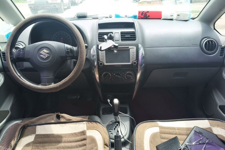 Used Suzuki SX4 2011 Hatchback 1.6L Automatic Sport Model Center Console