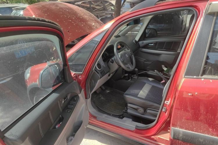 Used Suzuki SX4 2011 Revised Version 1.6L Automatic Sport Edition Driver Seat