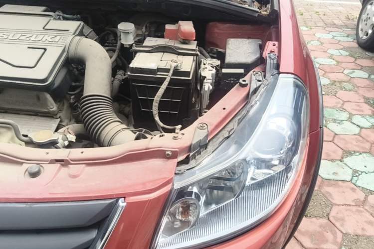 Used Suzuki SX4 2011 Revised Version 1.6L Manual Sport Edition Engine Bay Left