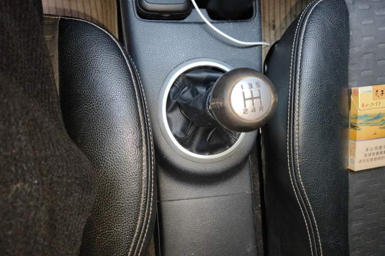 Used Suzuki SX4 2011 Revised Version 1.6L Manual Sport Edition Gear Lever