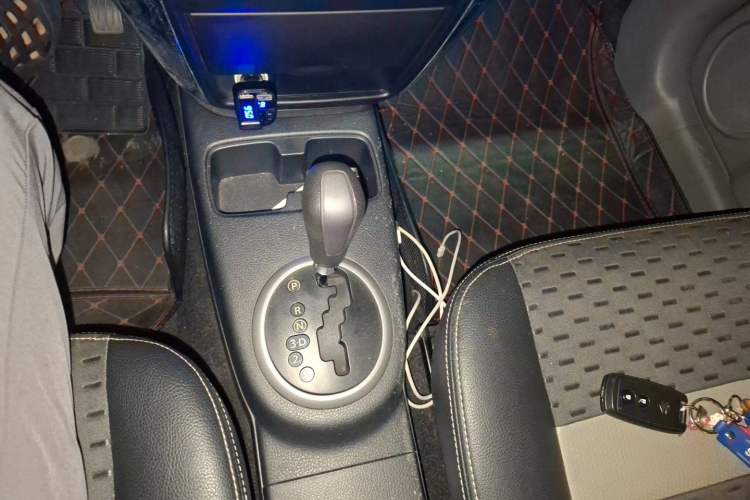 Used Suzuki SX4 2011 Revised Version 1.8L Automatic Sport Edition Gear Lever