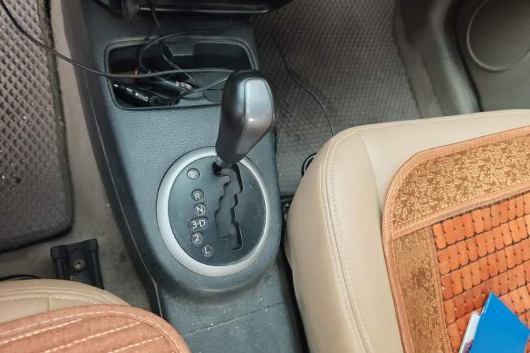 Used Suzuki SX4 2011 Hatchback 1.6L Automatic Comfort Model Gear Lever