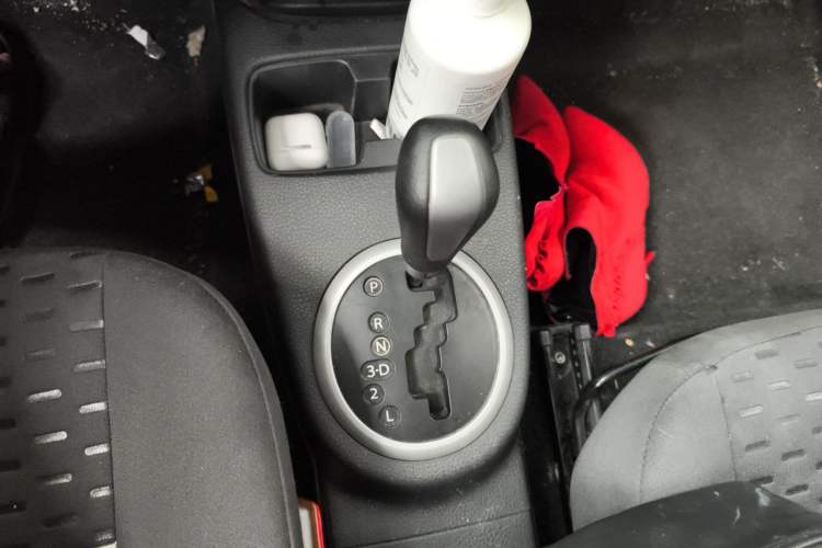 Used Suzuki SX4 2011 Revised 1.6L Automatic Dynamic Version Gear Lever