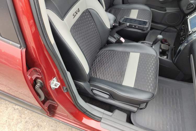 Used Suzuki SX4 2011 Revised Version 1.6L Automatic Sport Edition Right Front Seat