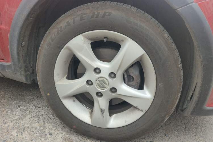 Used Suzuki SX4 2011 Revised Version 1.6L Automatic Sport Edition Right Front Wheel Hub