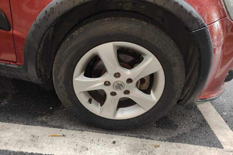 Used Suzuki SX4 2011 Revised Version 1.6L Manual Sport Edition Right Front Wheel Hub