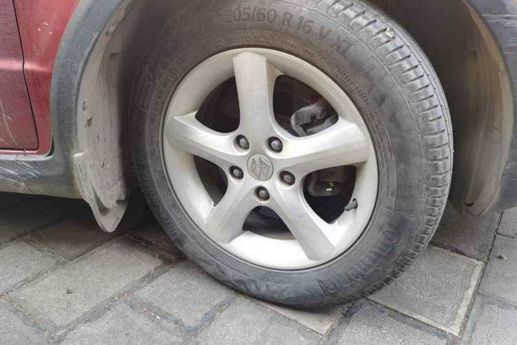 Used Suzuki SX4 2011 Hatchback 1.6L Automatic Sport Model Right Front Wheel Hub