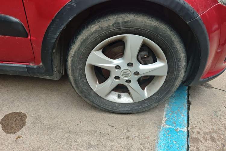 Used Suzuki SX4 2011 Revised Version 1.6L Automatic Sport Edition Right Front Wheel Hub