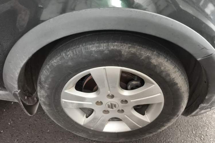 Used Suzuki SX4 2011 Revised 1.6L Automatic Dynamic Version Right Front Wheel Hub