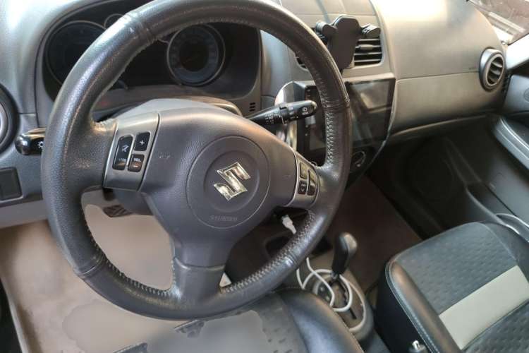 Used Suzuki SX4 2011 Revised Version 1.6L Automatic Sport Edition Steering Wheel