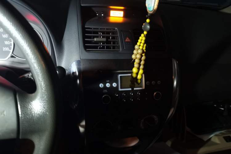 Used Suzuki SX4 2011 Hatchback 1.6L Automatic Dynamic Model Audio And AC Panel