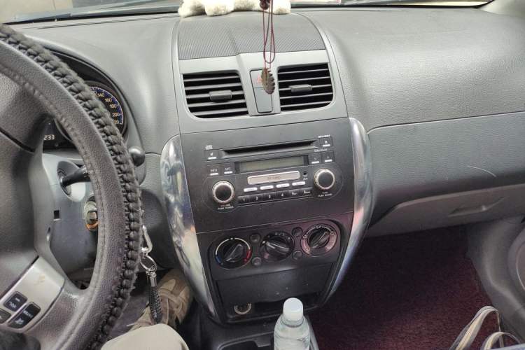 Used Suzuki SX4 2011 Revised Version 1.6L Manual – Dynamic Edition Audio And AC Panel