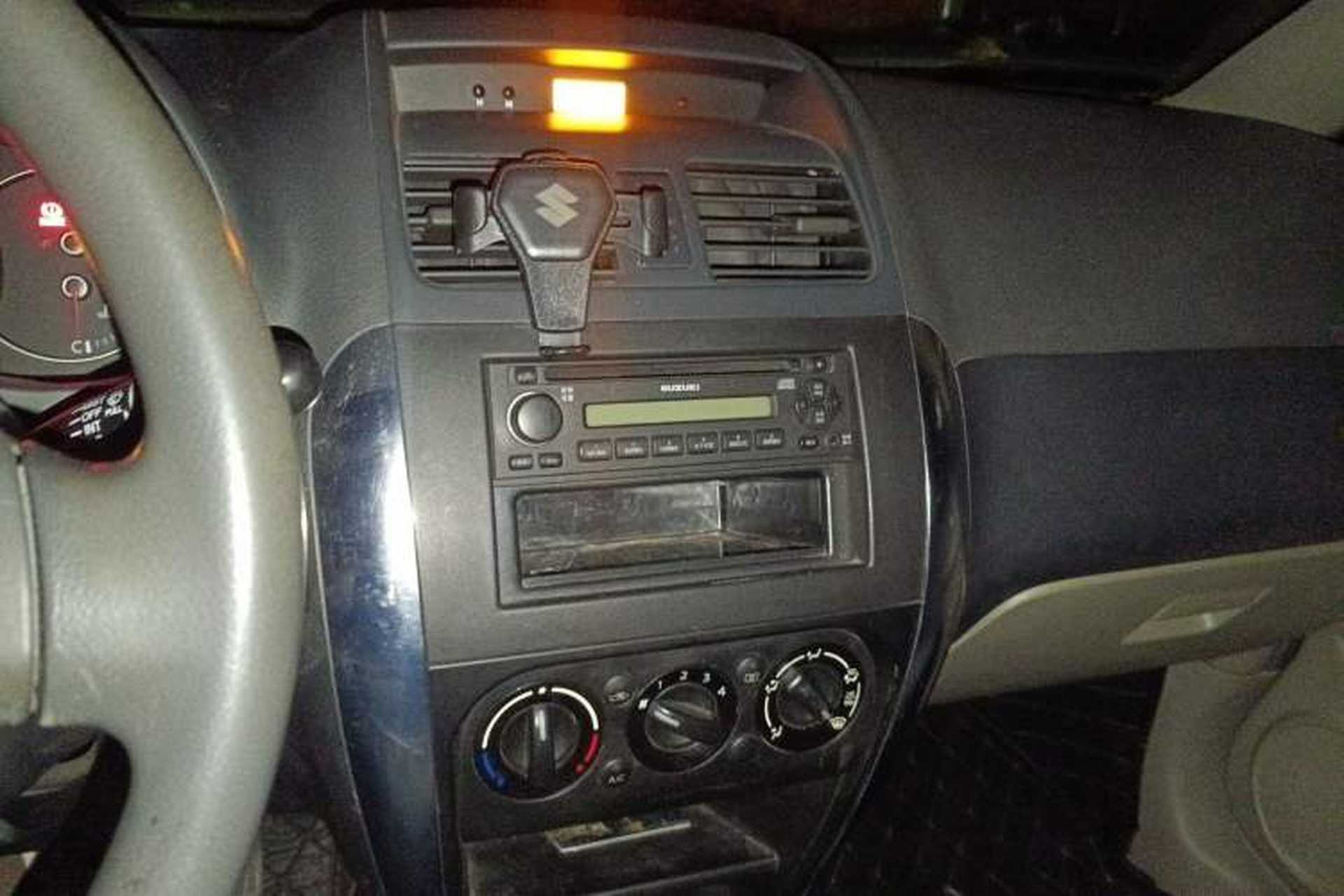 Used Suzuki SX4 2011 Hatchback 1.6L Automatic Comfort Model Audio And AC Panel