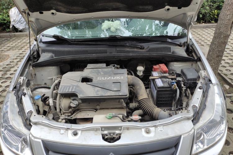Used Suzuki SX4 2011 Revised Version 1.6L Manual – Dynamic Edition Engine Bay