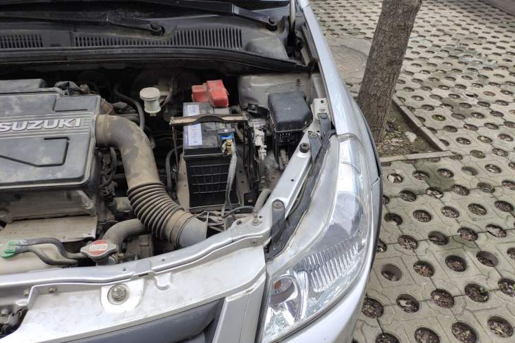 Used Suzuki SX4 2011 Revised Version 1.6L Manual – Dynamic Edition Engine Bay Left