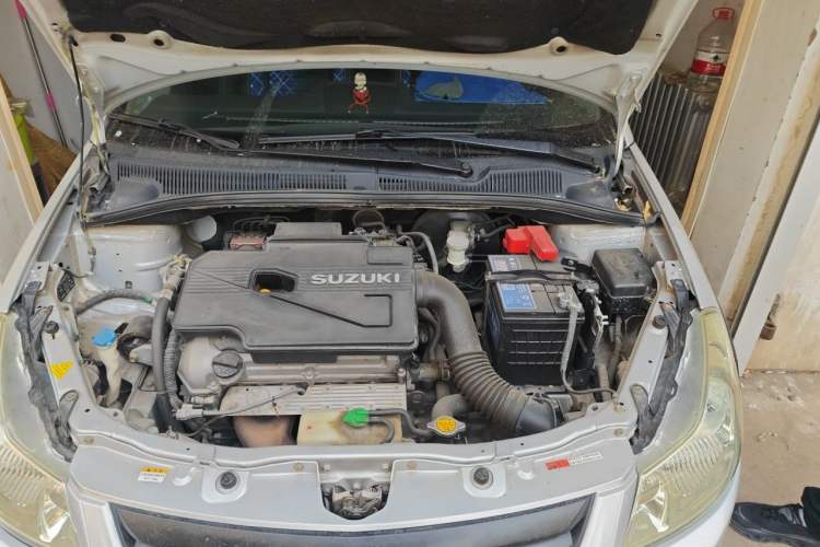 Used Suzuki SX4 2011 Revised Version 1.6L Manual – Dynamic Edition Engine Bay