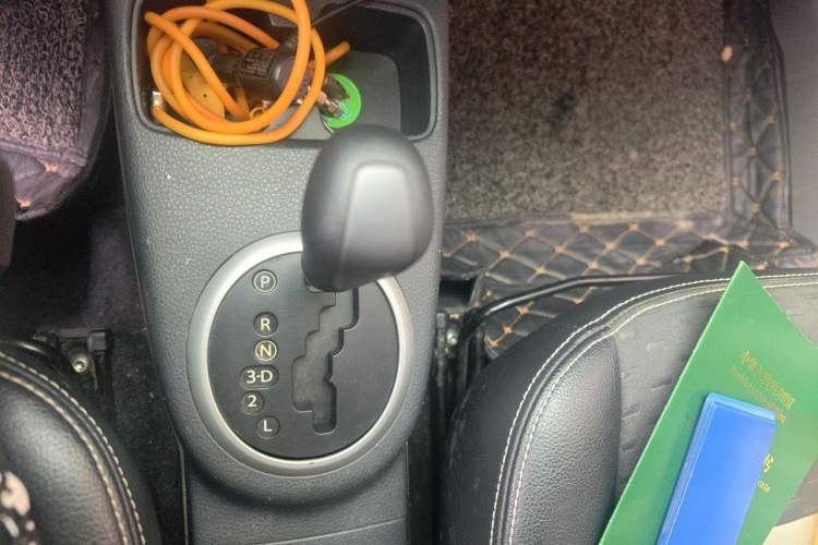 Used Suzuki SX4 2011 Revised Version 1.6L Automatic Comfort Edition Gear Lever