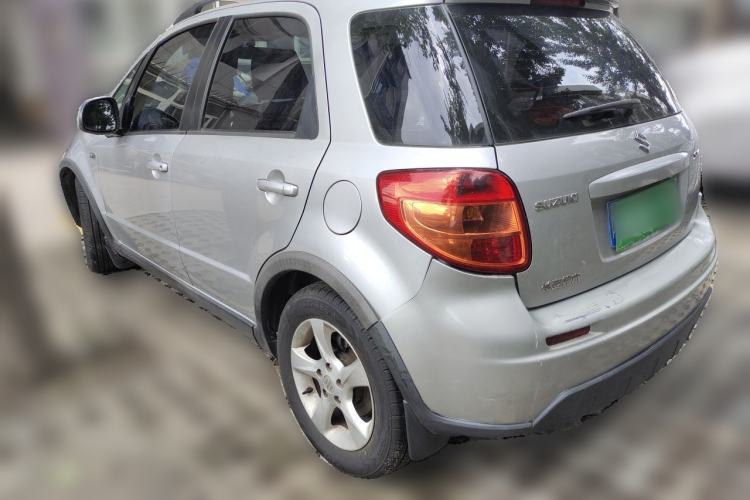 Used Suzuki SX4 2011 Revised Version 1.6L Manual – Dynamic Edition Rear Left 45 Deg