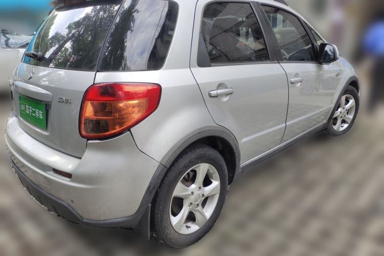 Used Suzuki SX4 2011 Revised Version 1.6L Manual – Dynamic Edition Rear Right 45 Deg