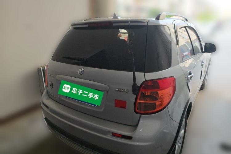 Used Suzuki SX4 2011 Revised Version 1.6L Manual – Dynamic Edition Rear Right 45 Deg