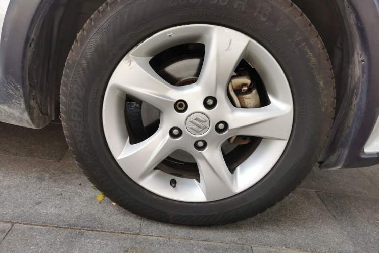 Used Suzuki SX4 2011 Hatchback 1.6L Manual Sport Model Right Front Wheel Hub