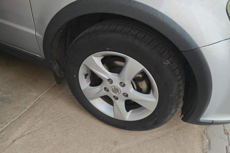 Used Suzuki SX4 2011 Revised Version 1.6L Manual – Dynamic Edition Right Front Wheel Hub