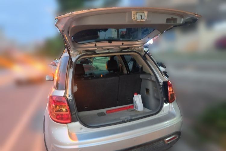 Used Suzuki SX4 2011 Revised Version 1.6L Automatic Comfort Edition Trunk