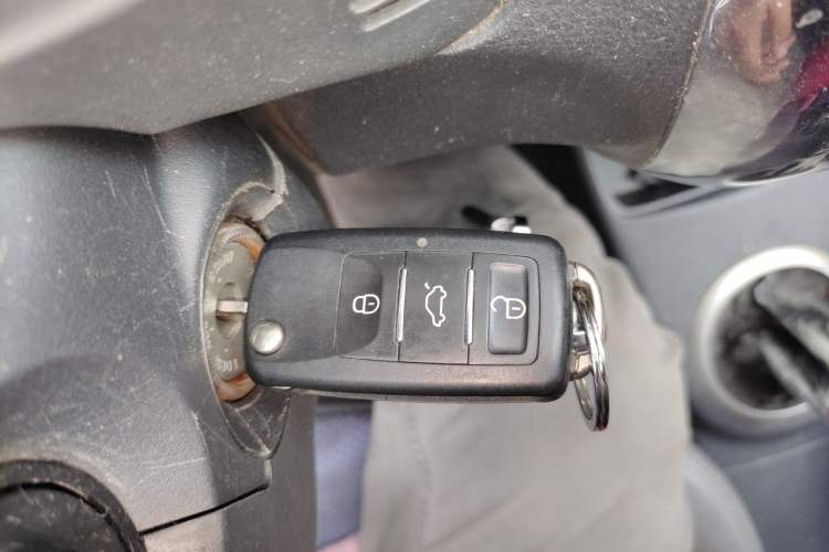 Used Suzuki SX4 2011 Revised Version 1.6L Manual – Dynamic Edition Vehicle Key