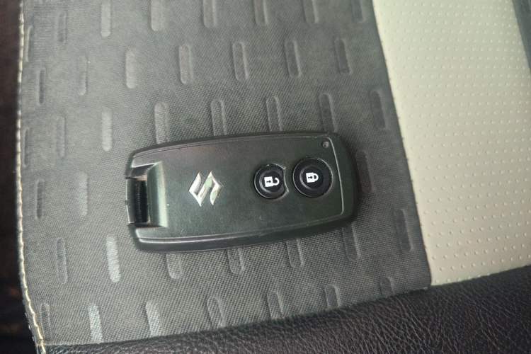 Used Suzuki SX4 2011 Revised Version 1.6L Automatic Comfort Edition Vehicle Key