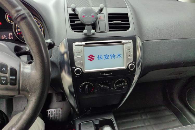 Used Suzuki SX4 2011 Revised Version 1.6L Automatic Sport Edition Audio And AC Panel