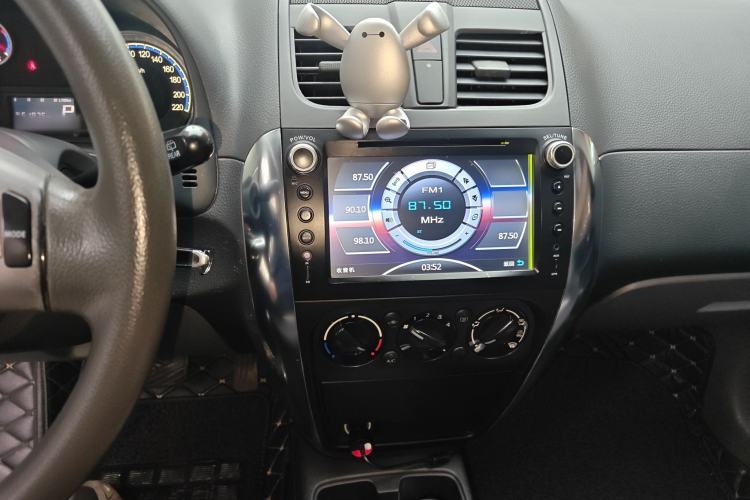 Used Suzuki SX4 2011 Revised 1.6L Automatic Dynamic Version Audio And AC Panel
