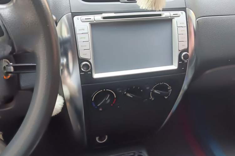 Used Suzuki SX4 2011 Revised 1.6L Automatic Dynamic Version Audio And AC Panel