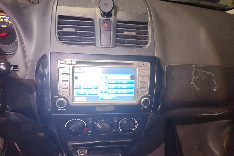 Used Suzuki SX4 2011 Revised Version 1.6L Manual Sport Edition Audio And AC Panel