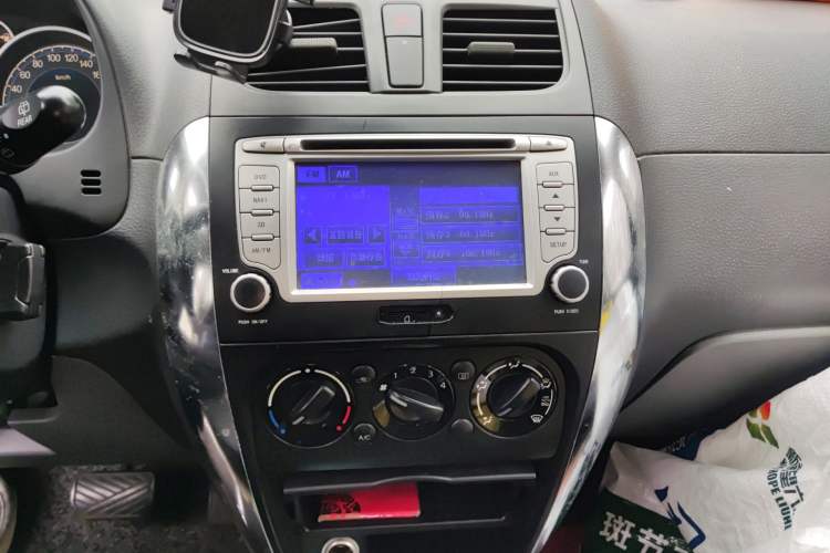 Used Suzuki SX4 2011 Revised Version 1.6L Automatic Sport Edition Audio And AC Panel
