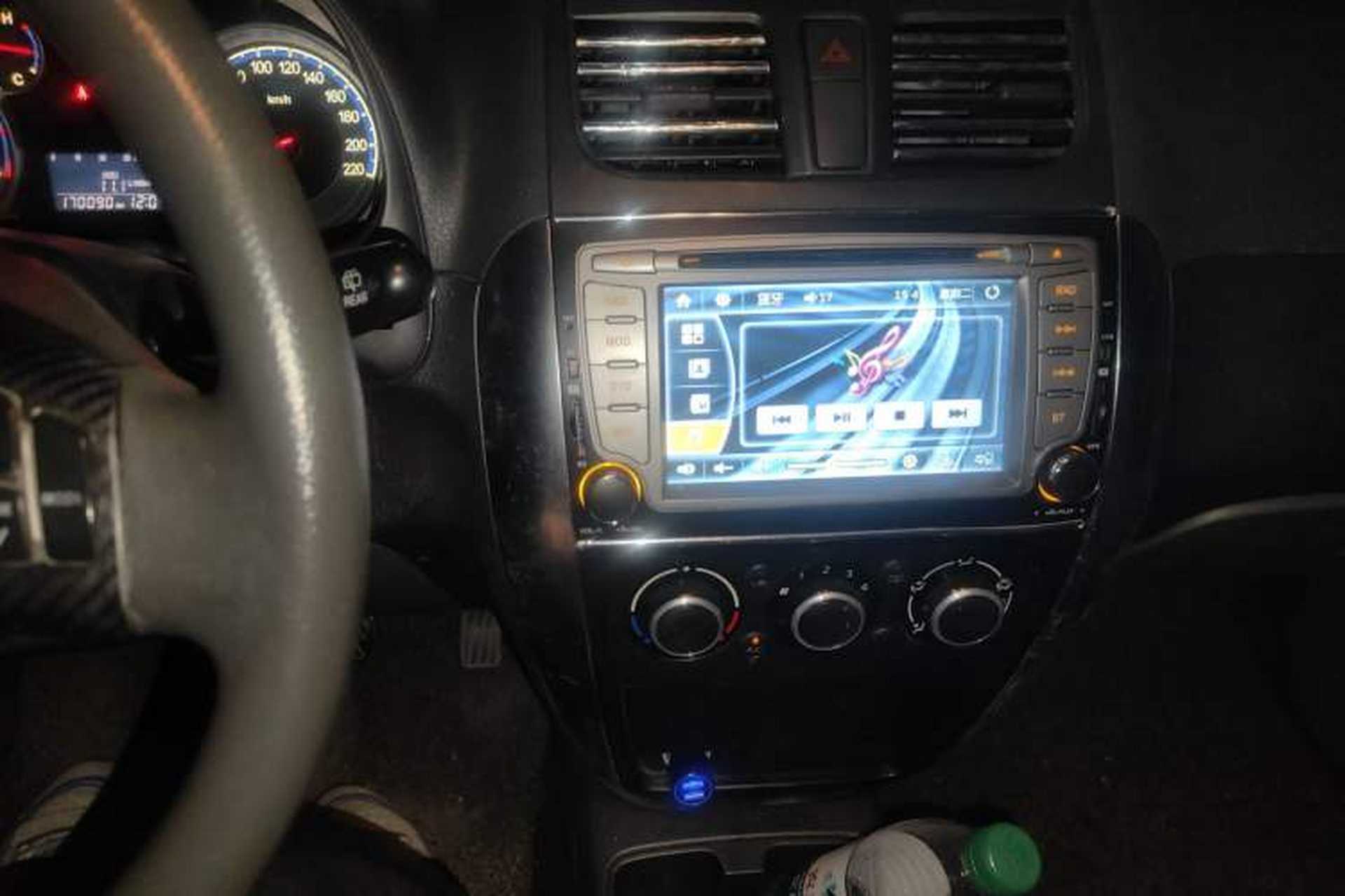 Used Suzuki SX4 2011 Revised Version 1.6L Manual – Dynamic Edition Audio And AC Panel