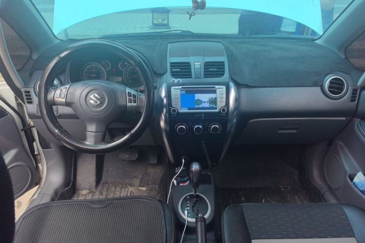Used Suzuki SX4 2011 Revised Version 1.6L Automatic Sport Edition Center Console