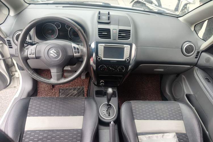 Used Suzuki SX4 2011 Revised Version 1.6L Automatic Sport Edition Center Console