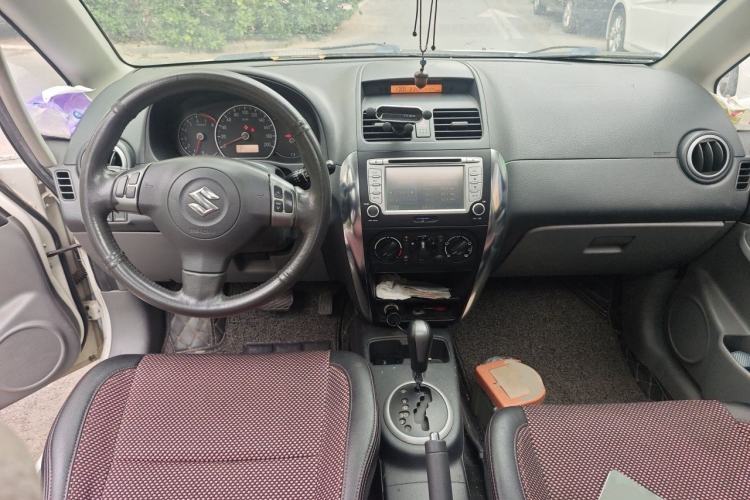 Used Suzuki SX4 2011 Hatchback 1.6L Automatic Sport Model Center Console