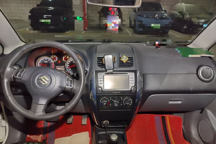 Used Suzuki SX4 2011 Revised Version 1.6L Manual Sport Edition Center Console