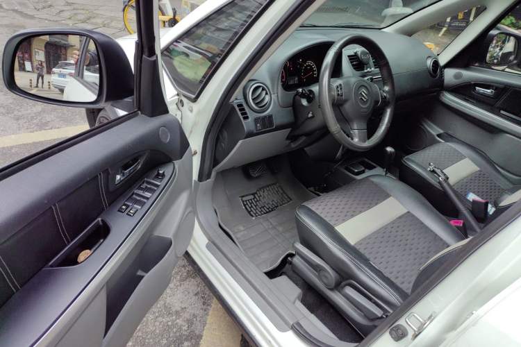Used Suzuki SX4 2011 Revised Version 1.6L Automatic Sport Edition Driver Seat