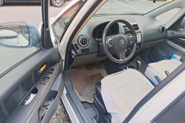 Used Suzuki SX4 2011 Revised Version 1.6L Automatic Sport Edition Driver Seat
