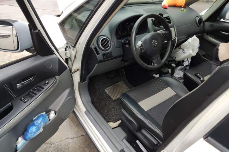 Used Suzuki SX4 2011 Revised Version 1.6L Automatic Sport Edition Driver Seat
